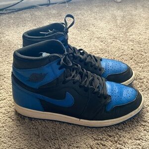 Jordan’s mid top hyper royals 1 men’s 13 US